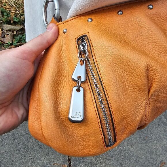B. Makowsky Pumpkin Orange Color, Crossbody Bag Pre-owned - Picture 5 of 7
